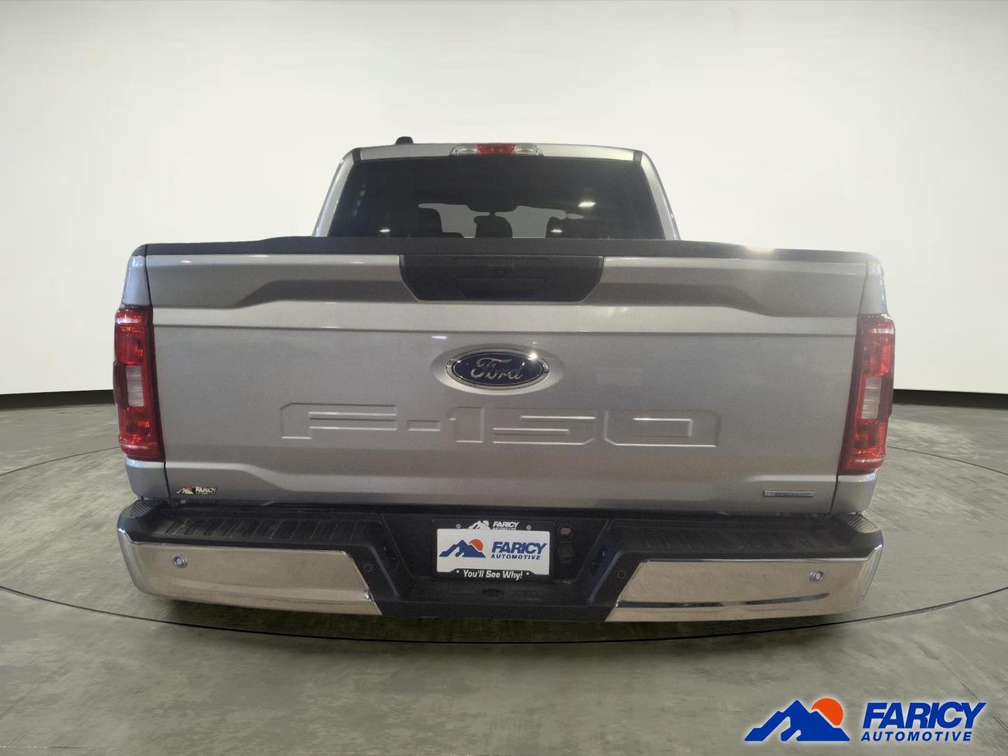 Used 2023 Iconic Silver Ford XLT image 3