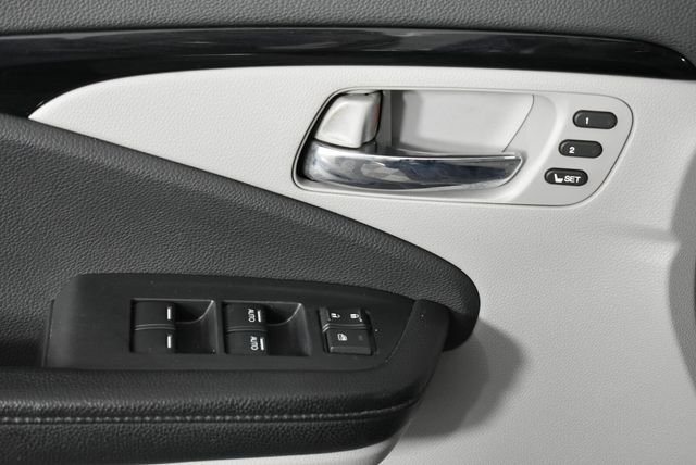Used 2019 Blue Honda Touring image 31