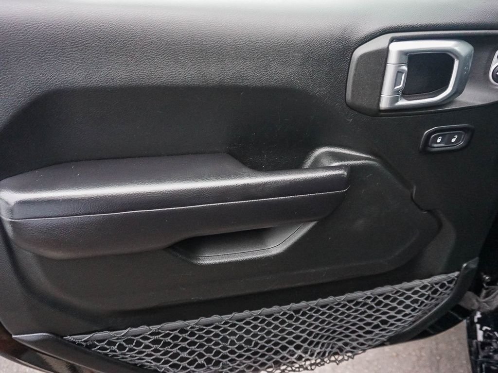 Used 2018 Black Jeep Unlimited Rubicon image 19