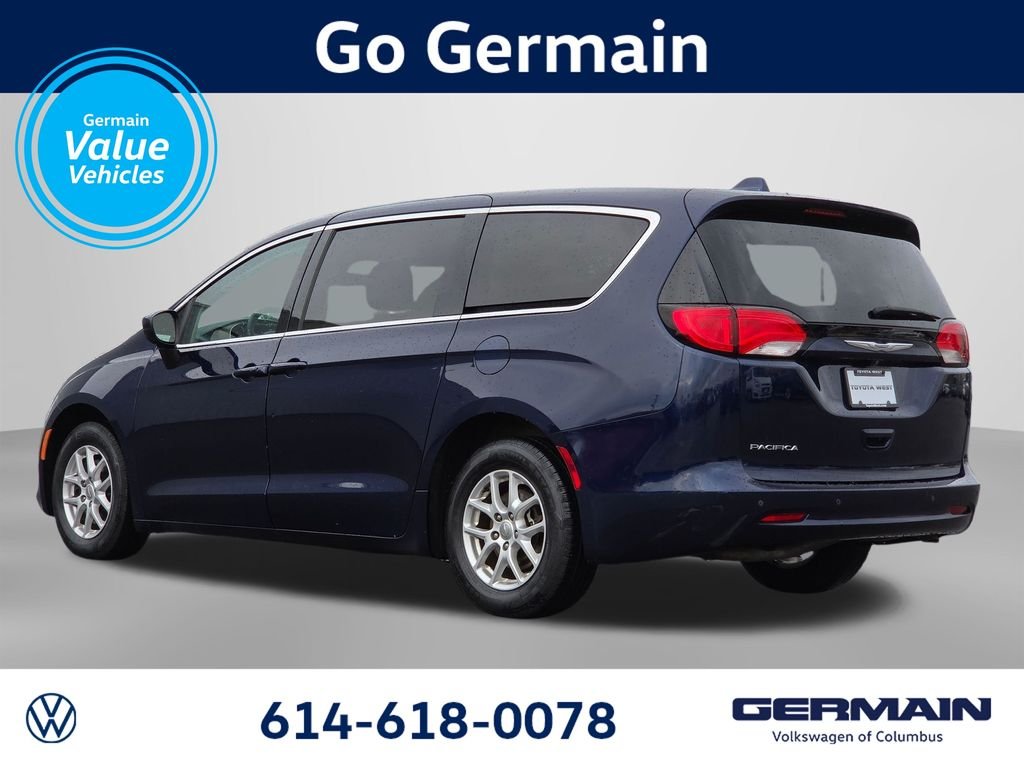 Used 2017 Blue Chrysler LX image 9
