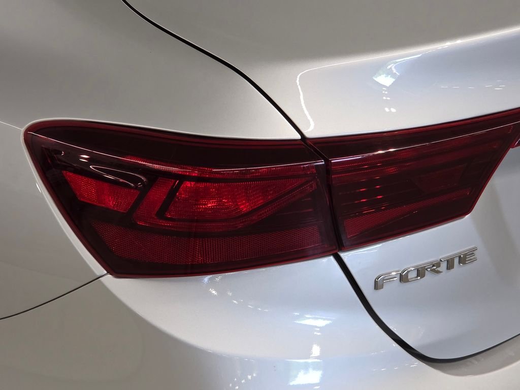 Used 2020 Silver Kia LXS image 16