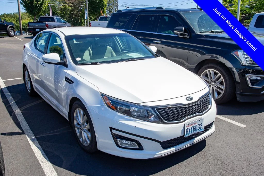Used 2015 Snow White Pearl Kia EX image 1