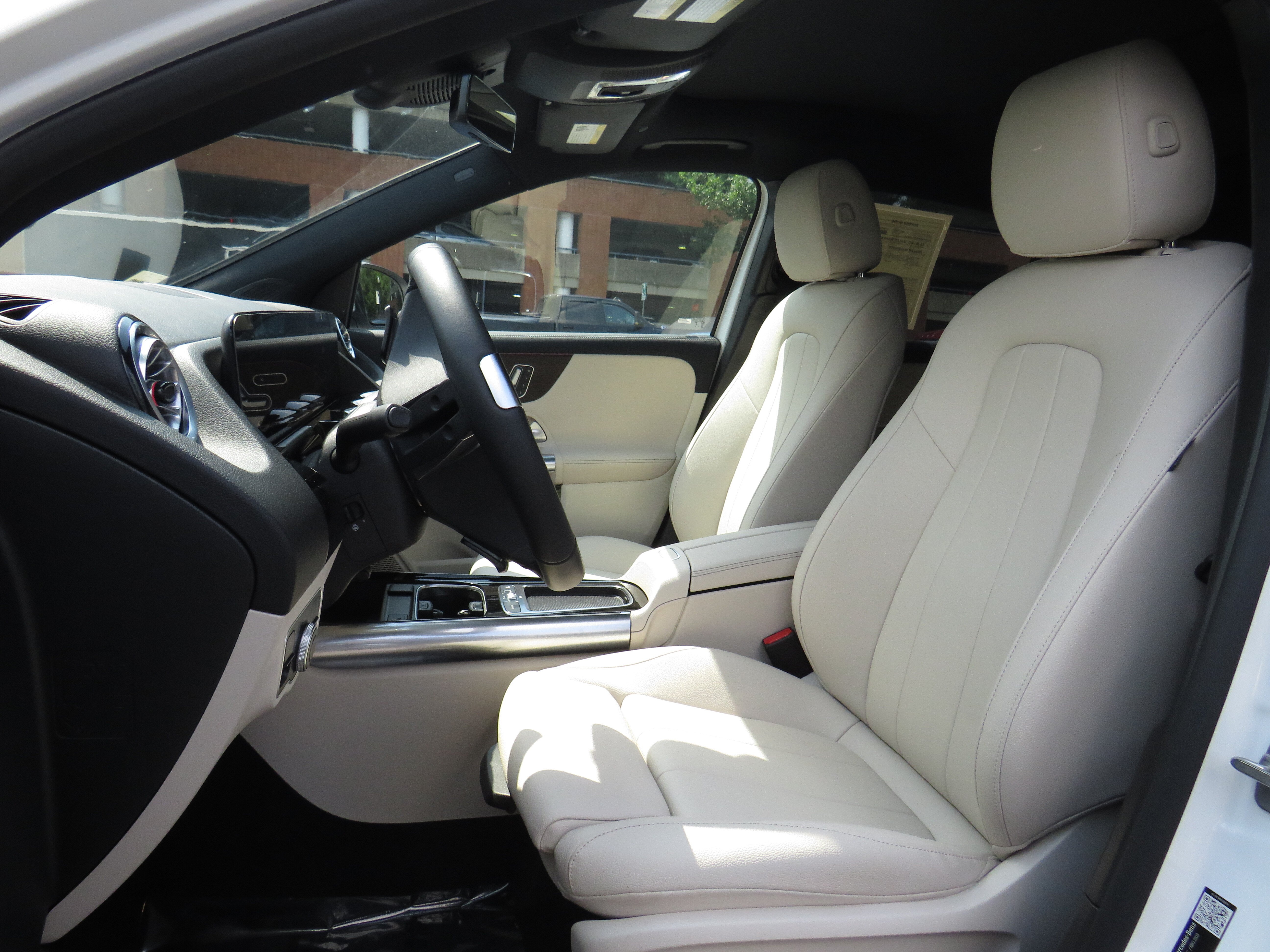 Used 2026 Polar White Mercedes-Benz GLA 250 4MATIC® image 17