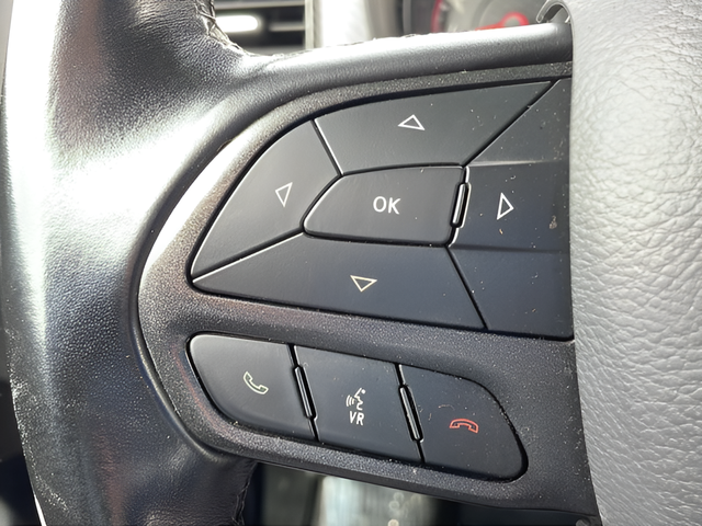 Used 2023 Gray Dodge SXT image 9
