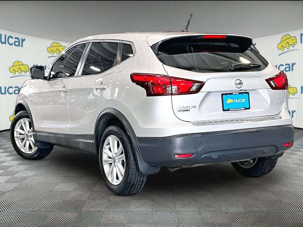 Used 2019 Silver Nissan S image 4
