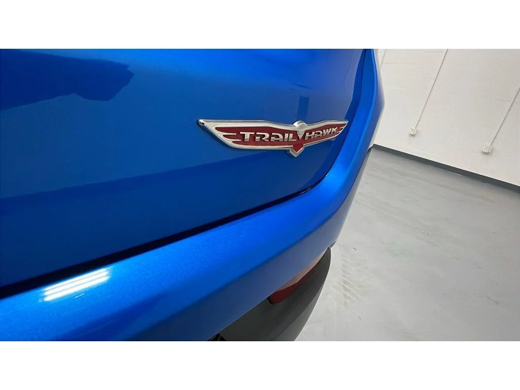Used 2020 Laser Blue Pearlcoat Jeep Trailhawk 4WD 2.4L image 8