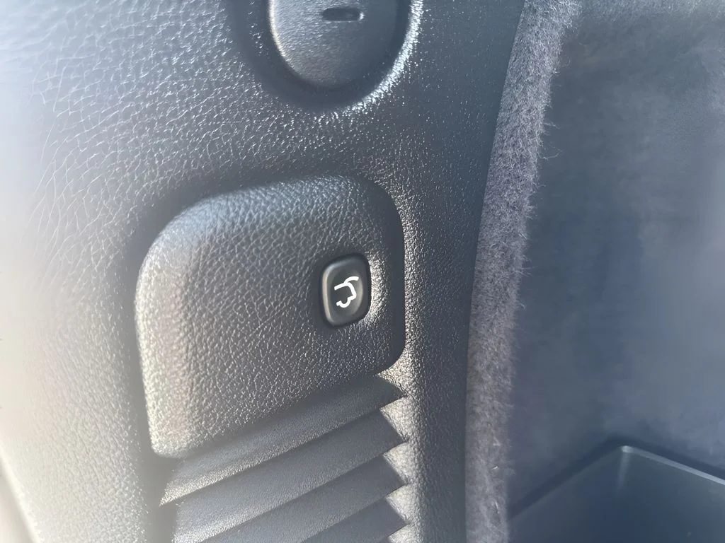 Used 2025 White Dodge R/T Premium image 27