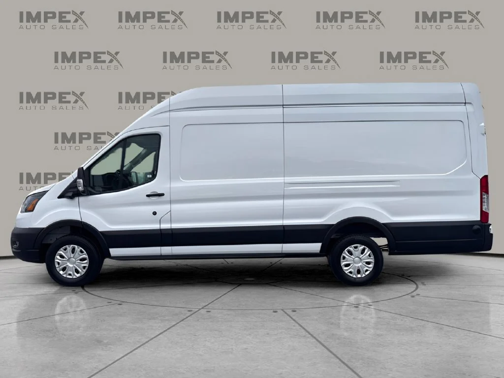 Used 2025 White Ford Base image 2