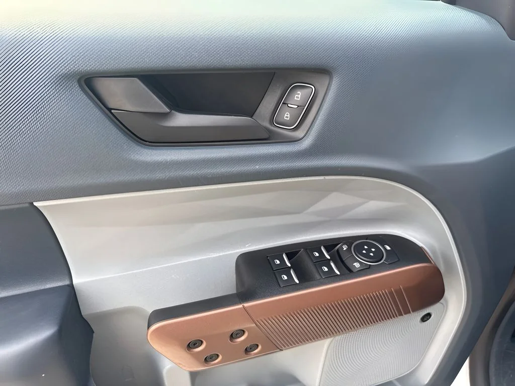Used 2023 White Ford Lariat image 17