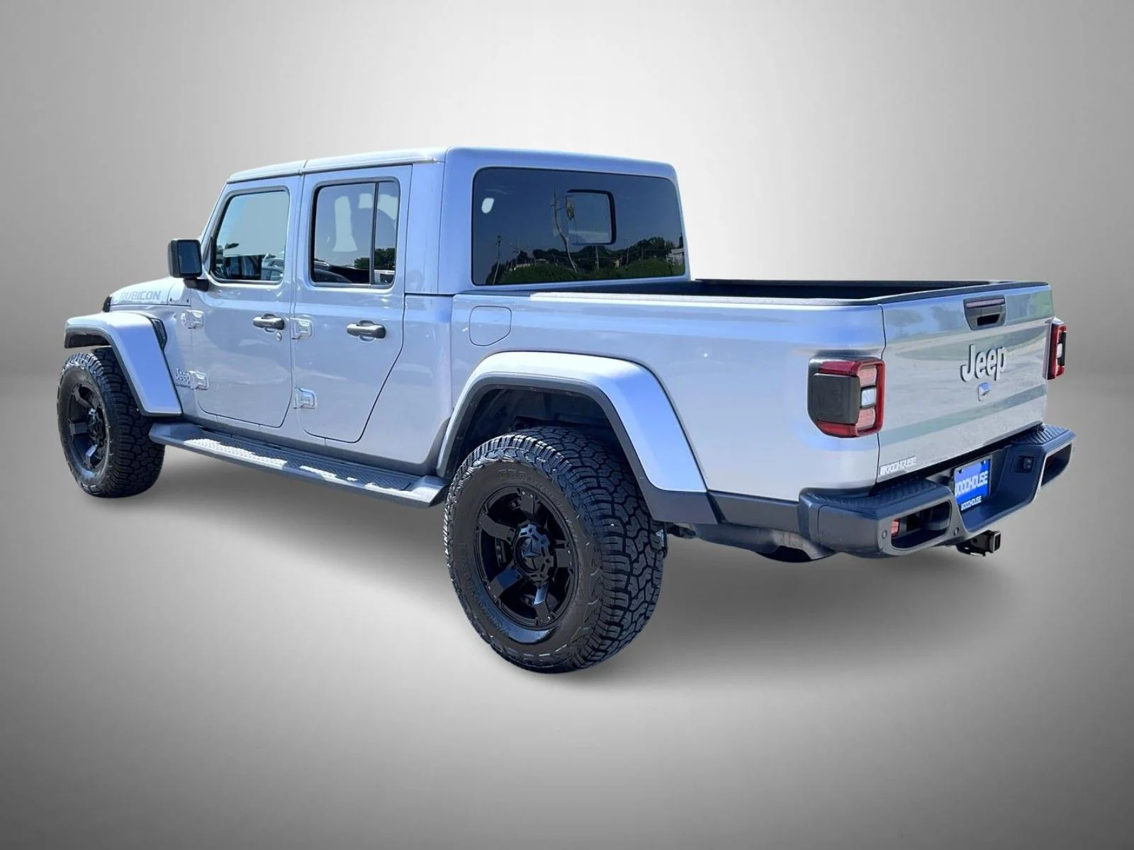 Used 2021 Silver Jeep Overland image 7
