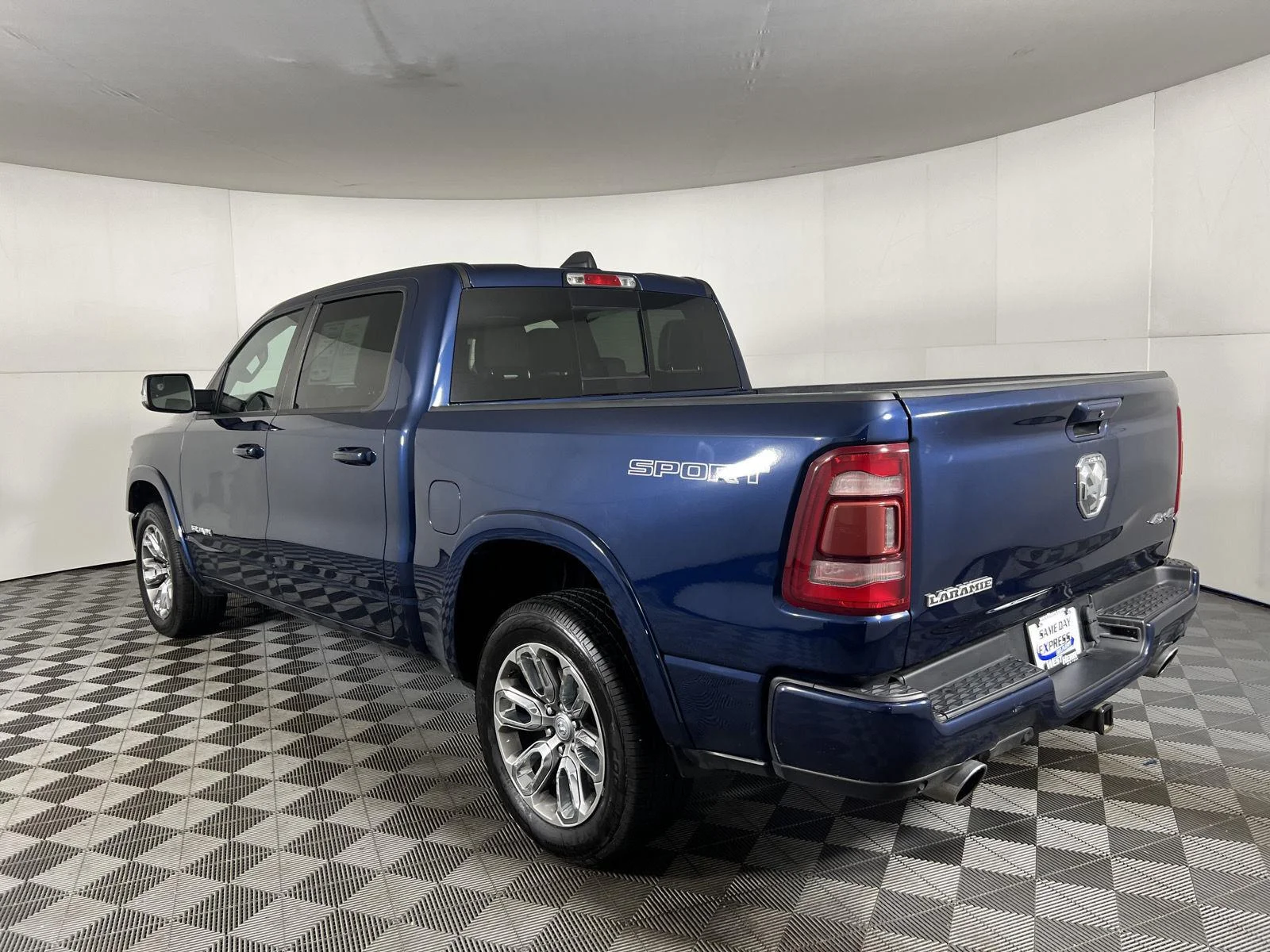Used 2020 Patriot Blue Pearlcoat Ram Laramie image 6