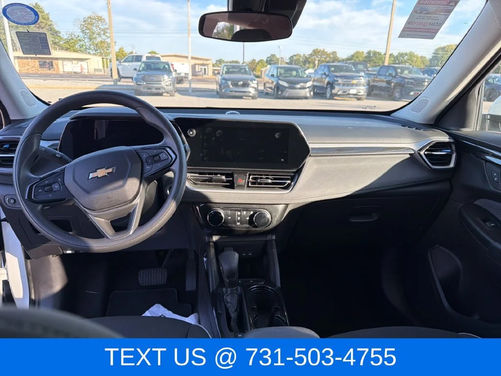 Used 2025 White Chevrolet LT image 13