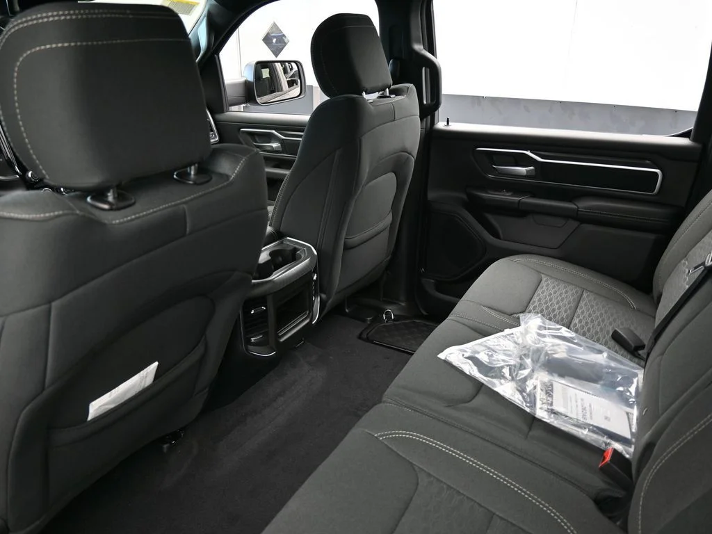 New 2026 Diamond Black Crystal Pearl-Coat Exterior Paint RAM Big Horn/Lone Star image 28