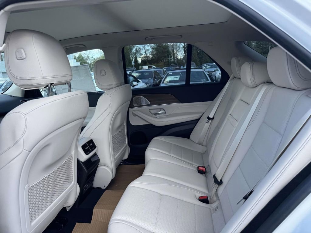 New 2026 Polar White Mercedes-Benz GLE 450 image 30