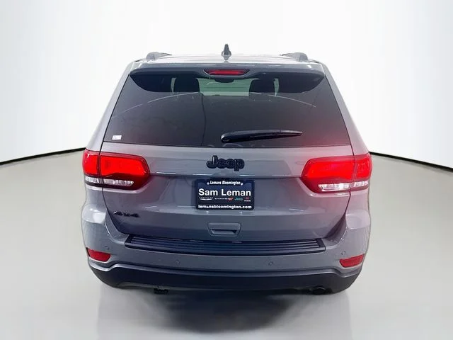 Used 2020 Gray Jeep Laredo image 6
