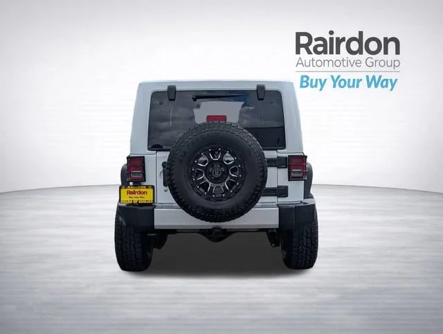 Used 2014 Bright White Clearcoat Jeep Unlimited Sahara image 6