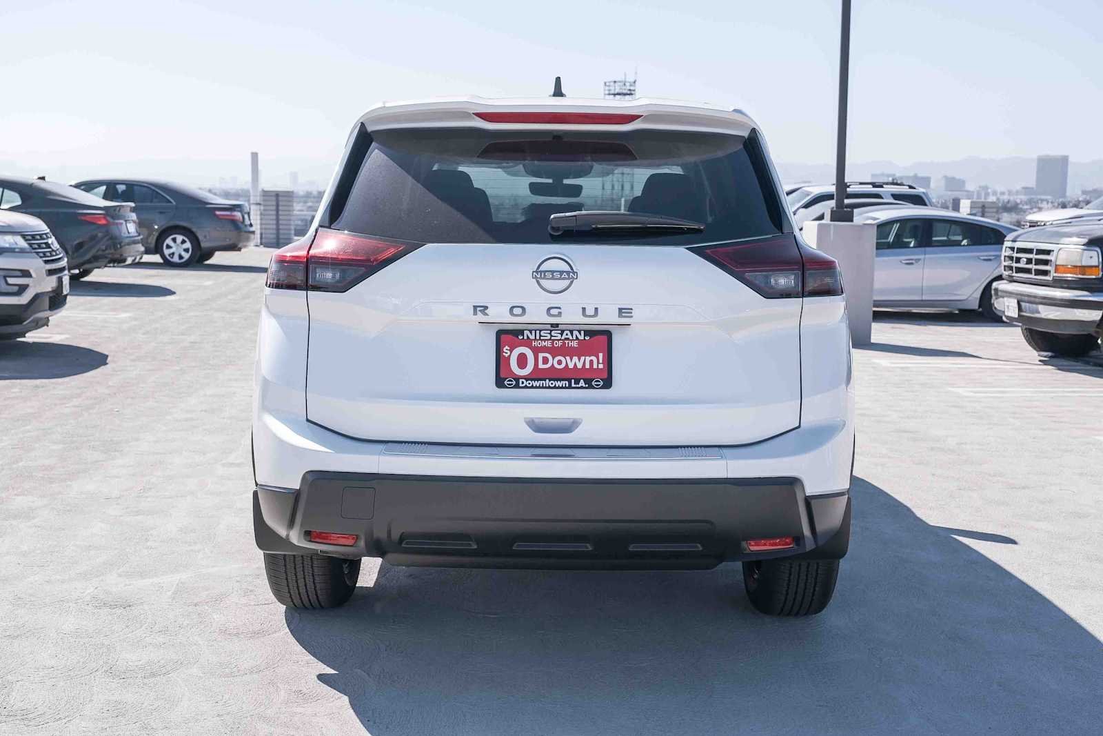 New 2026 Everest White Pearl TriCoat Nissan SV image 5