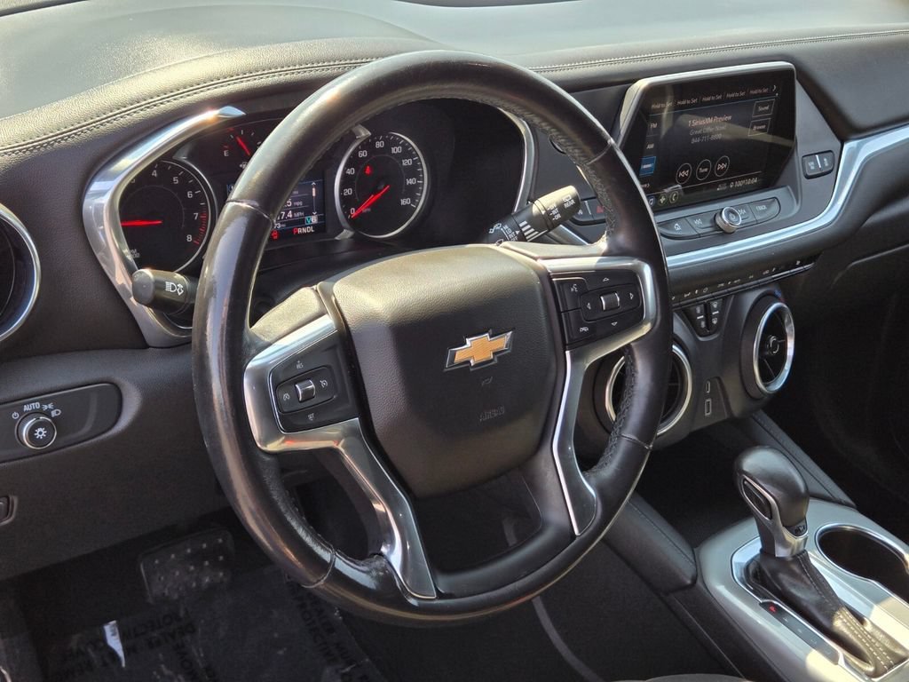 Used 2020 GRAPHITE METALLIC Chevrolet LT image 19