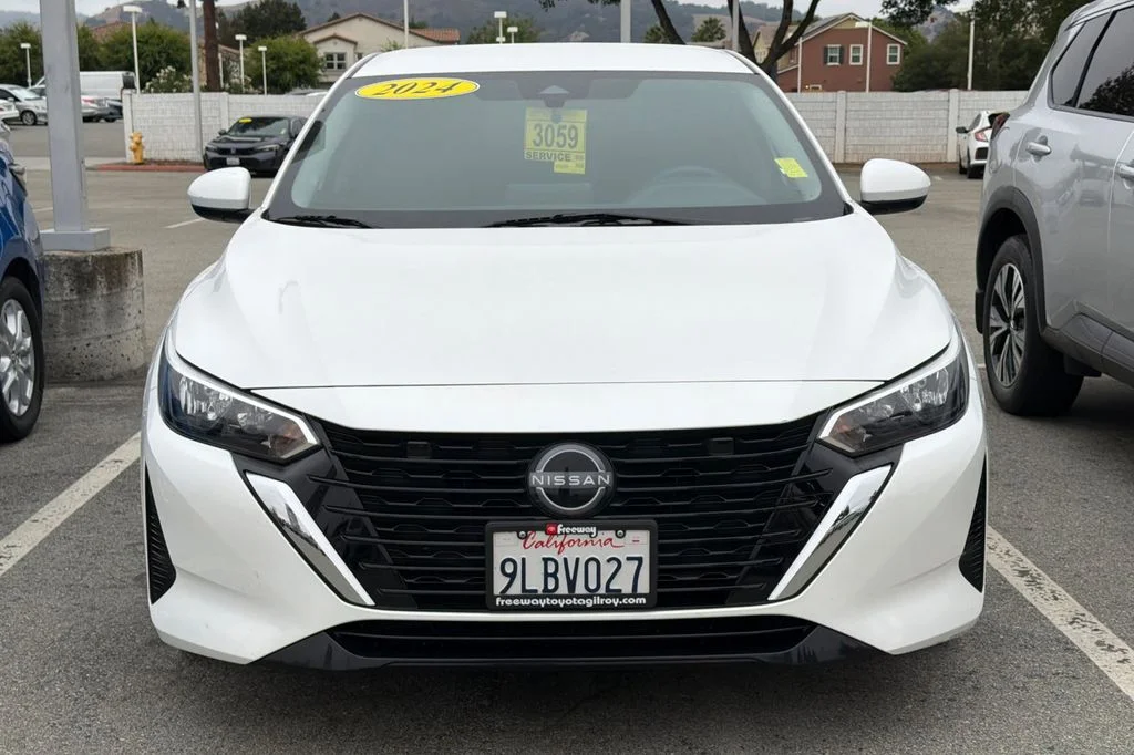 Used 2024 Aspen White Tricoat Nissan SV image 3