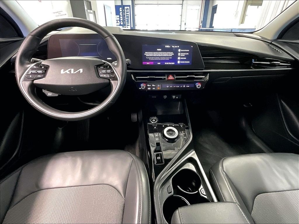 Used 2024 Blue Kia Wind image 21