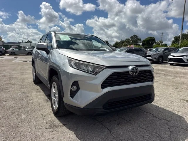 Used 2020 Silver Toyota XLE image 10
