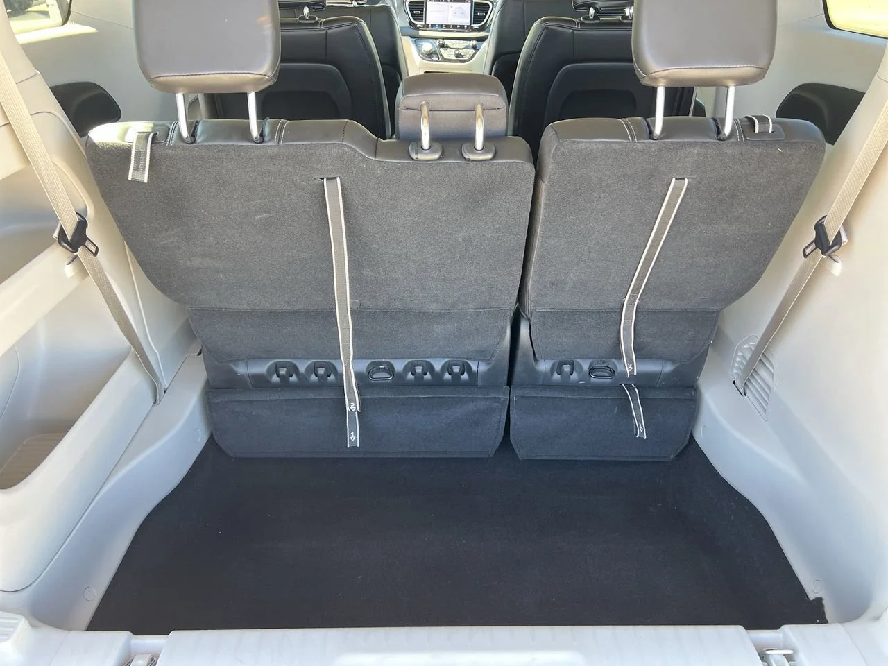 2024 Chrysler Pacifica Touring L - Photo 26
