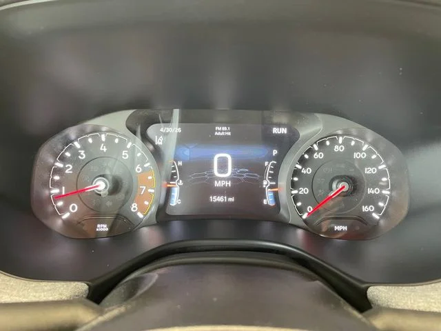 Used 2025 White Jeep Latitude image 7