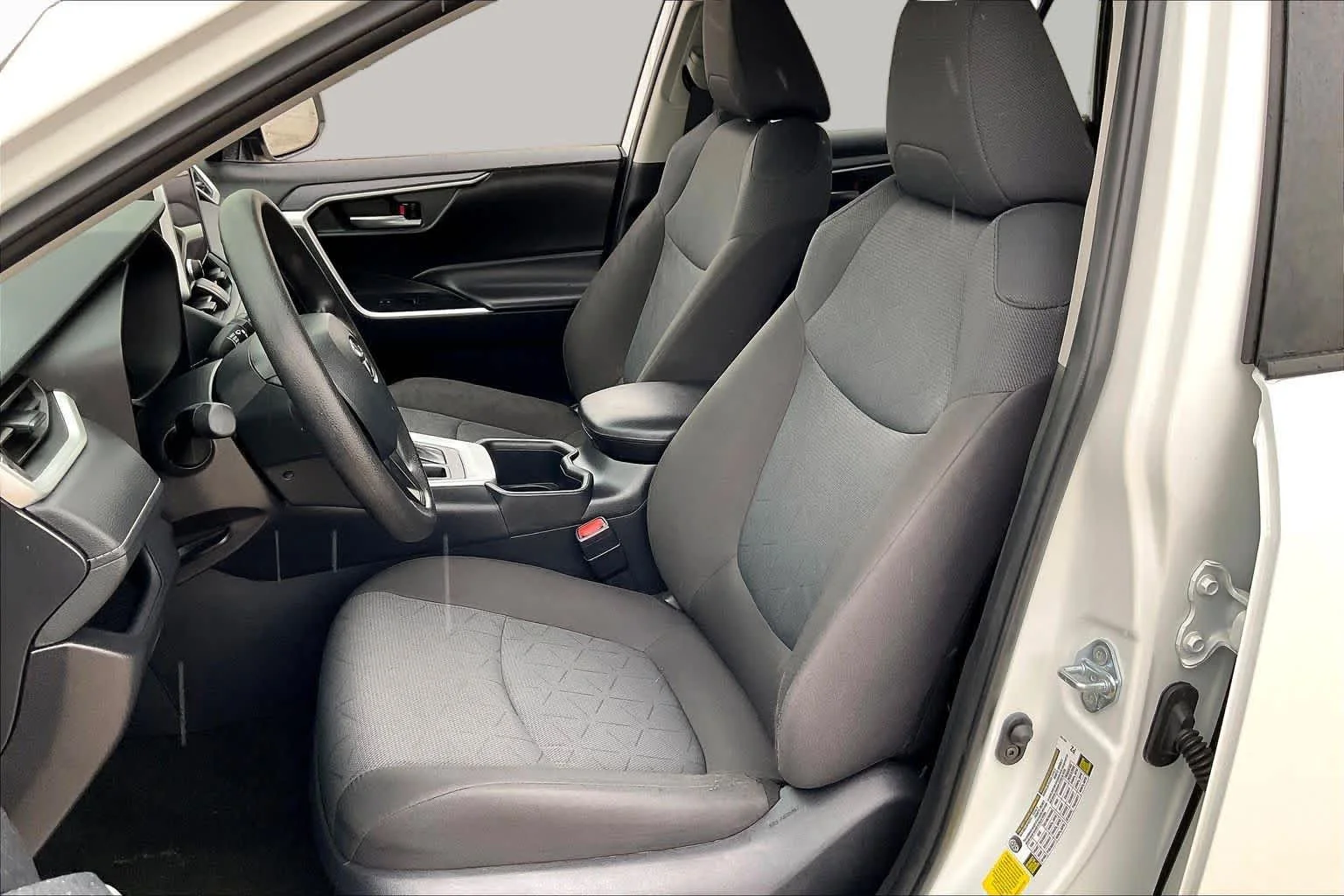 Used 2025 Ice Cap Toyota XLE image 8
