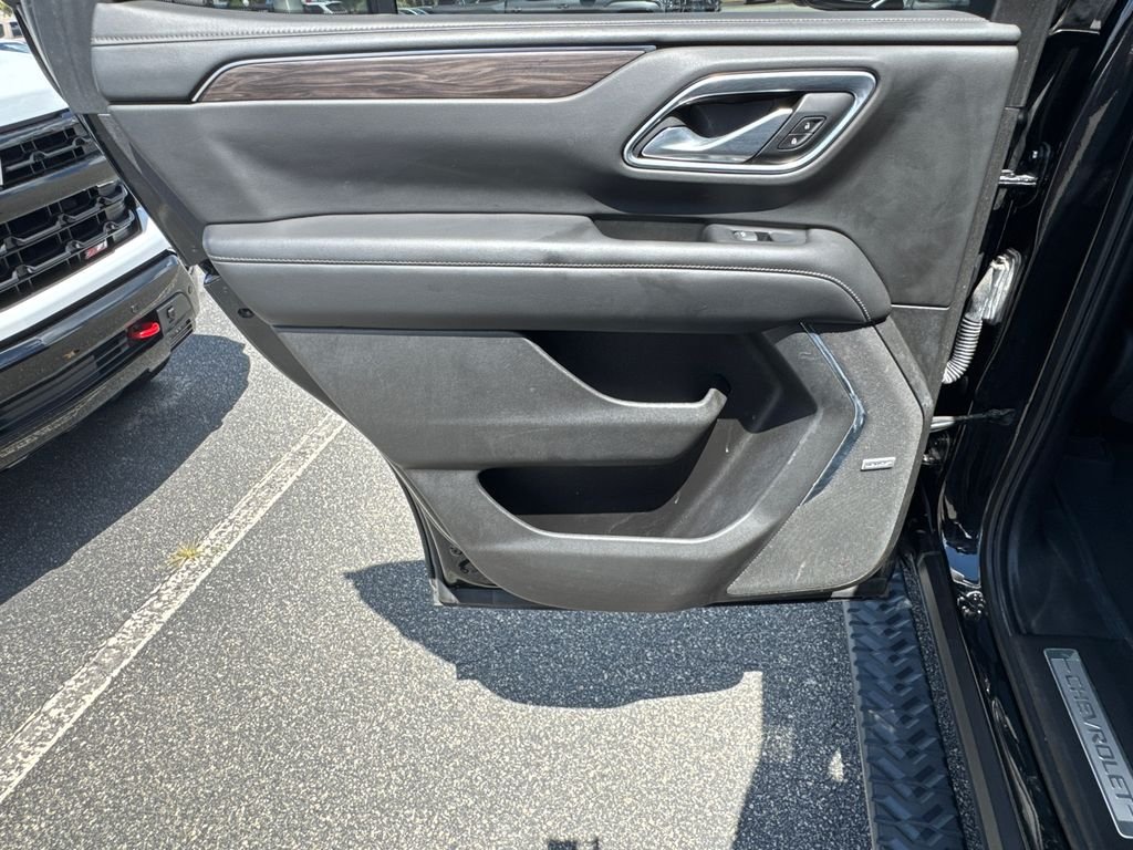 Used 2021 Black Chevrolet Z71 image 22