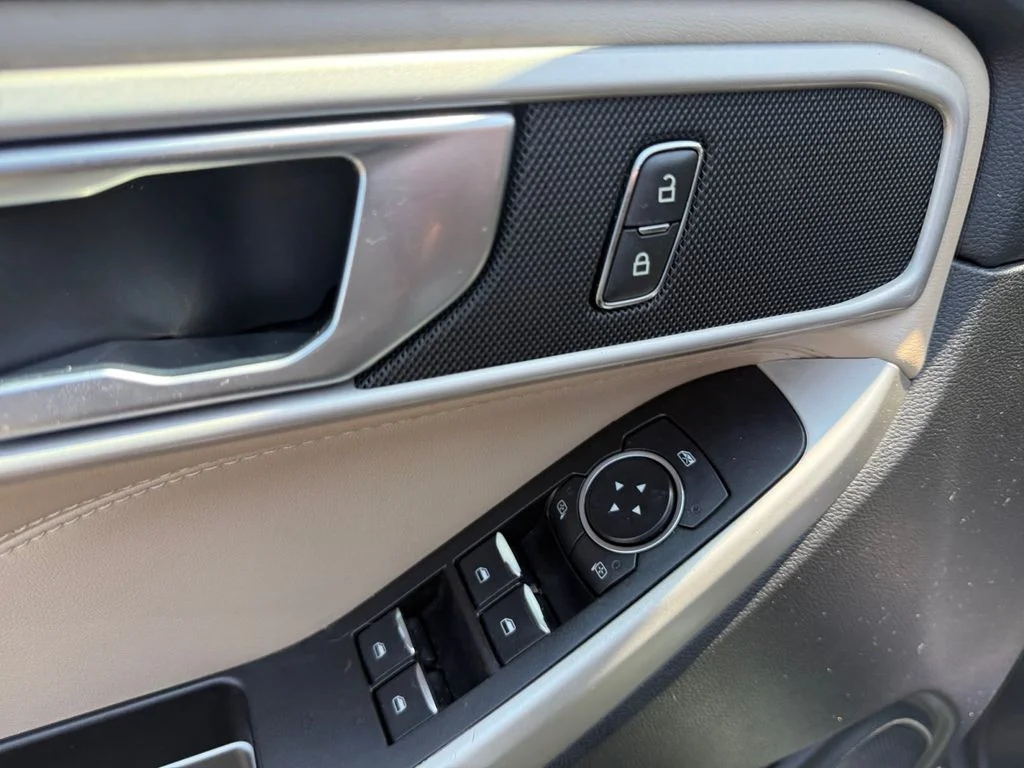 Used 2021 White Ford XLT image 31