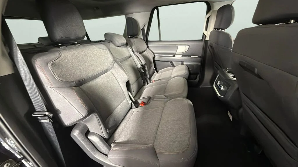 Used 2025  Ford Active image 33
