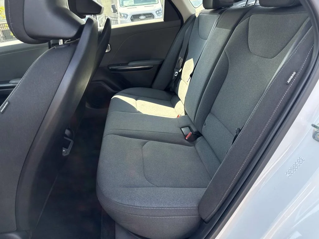 Used 2025 White Kia LXS image 23