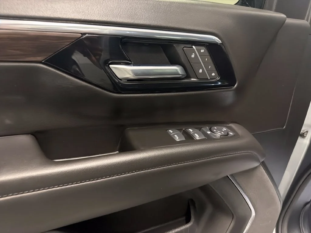 Used 2025 Sterling Gray Metallic Chevrolet LT image 15
