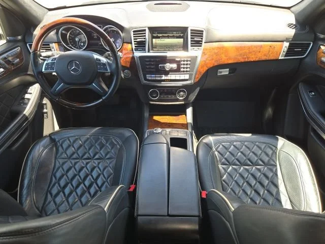 Used 2015 Diamond White Metallic Mercedes-Benz GL 550 image 12