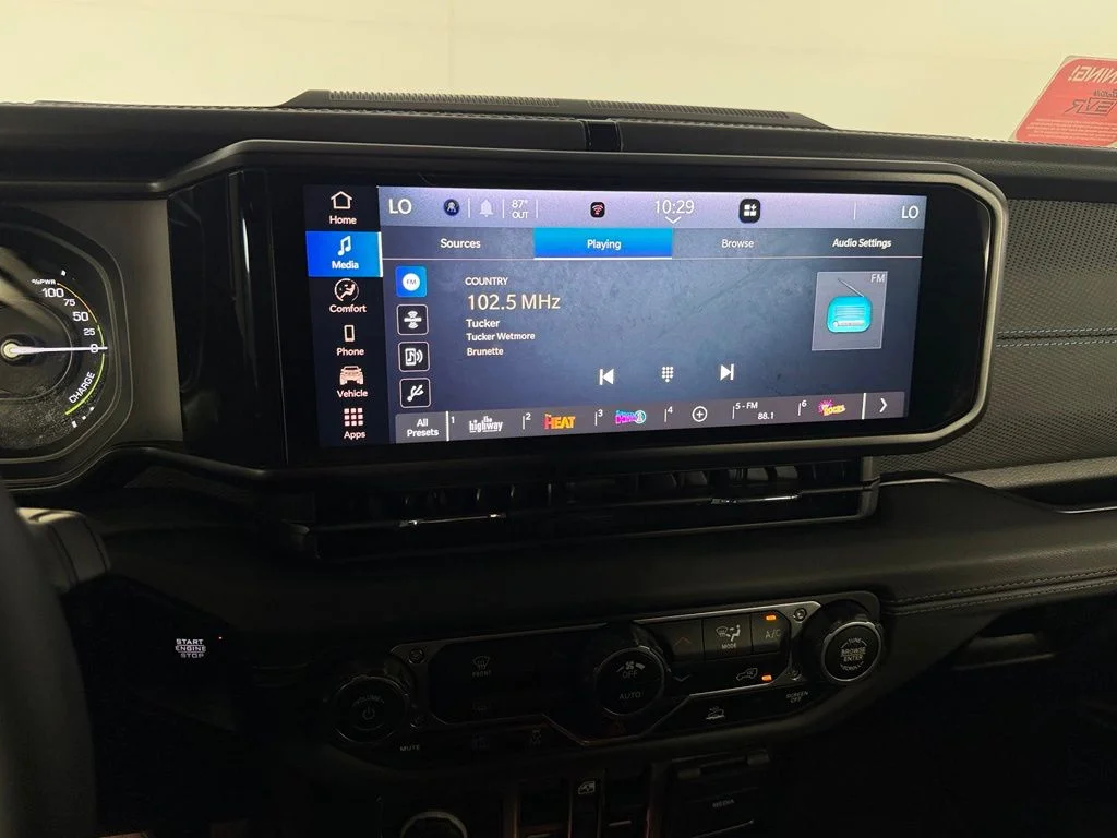 Used 2024  Jeep Rubicon 4xe image 17