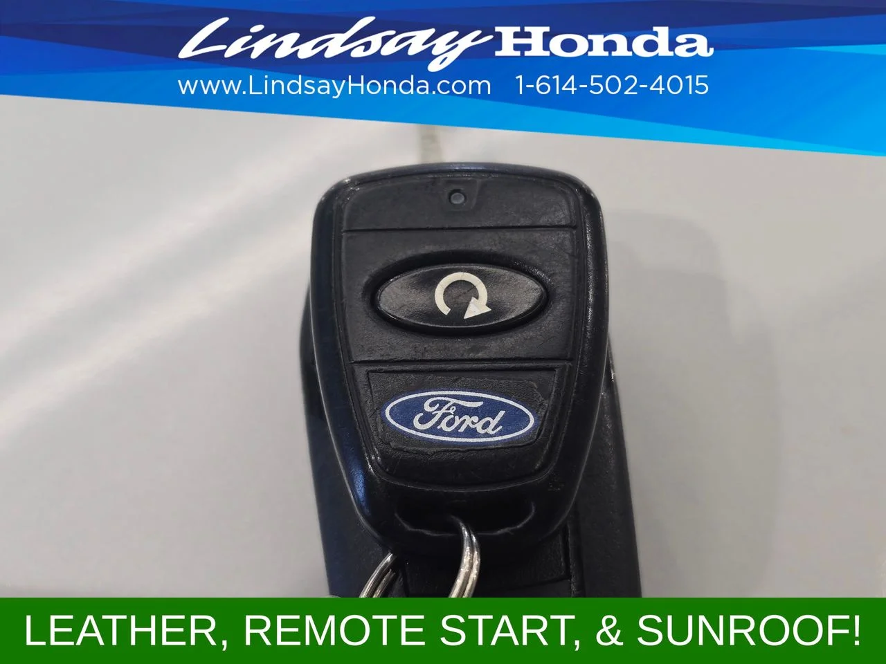 Used 2014 White Platinum Clearcoat Metallic Ford SE image 23