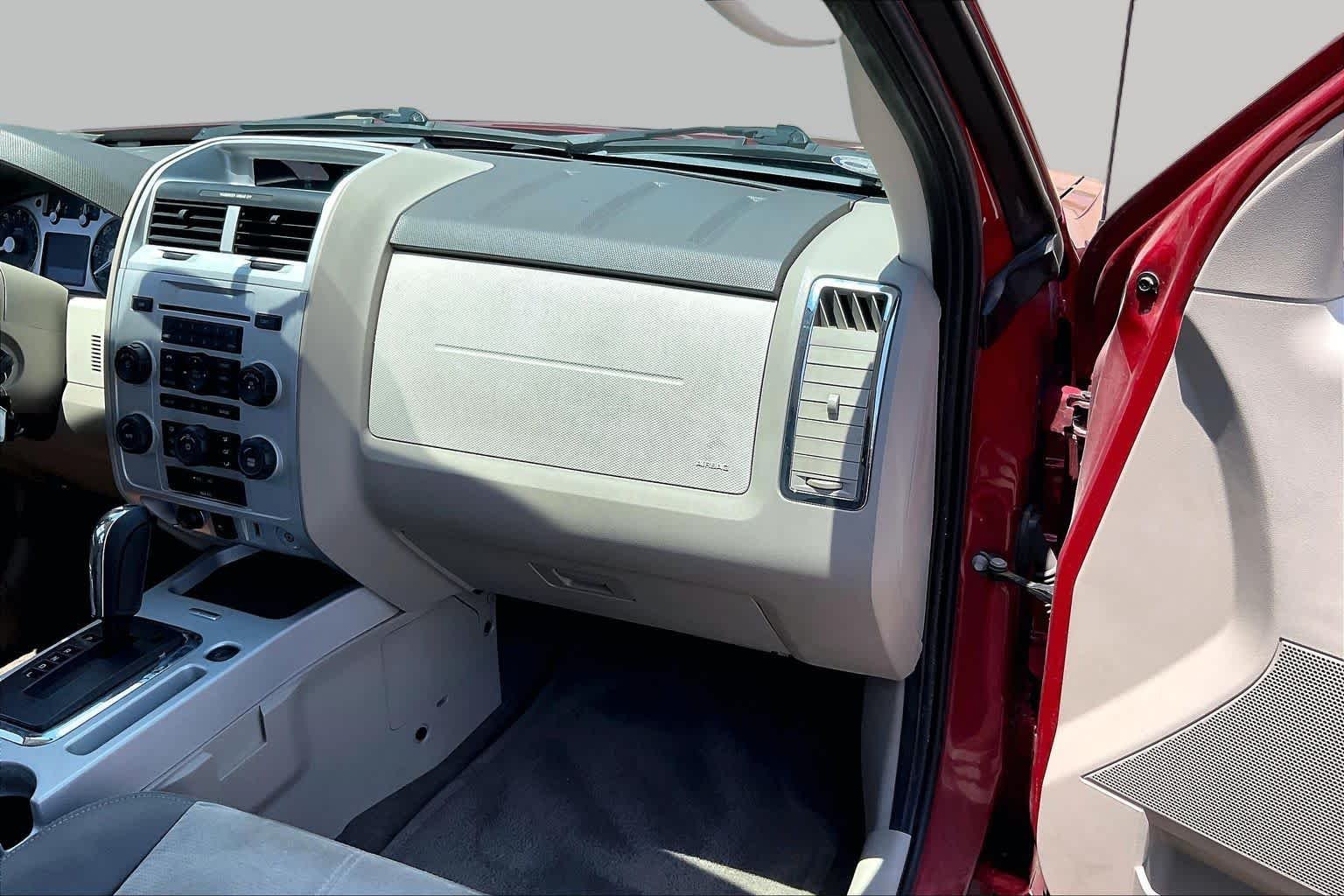 Used 2010 Sangria Red Metallic Mercury Premier image 17