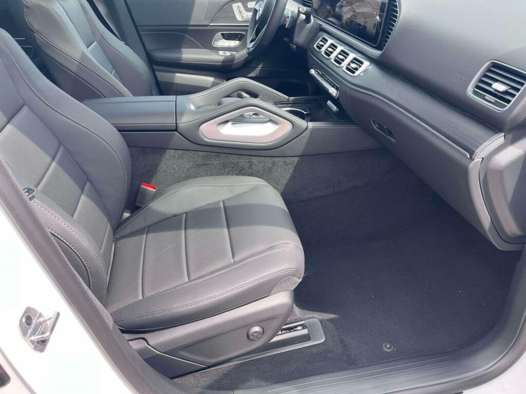 New 2026 MANUFAKTUR Moonlight White Metallic Mercedes-Benz GLE 450 image 20