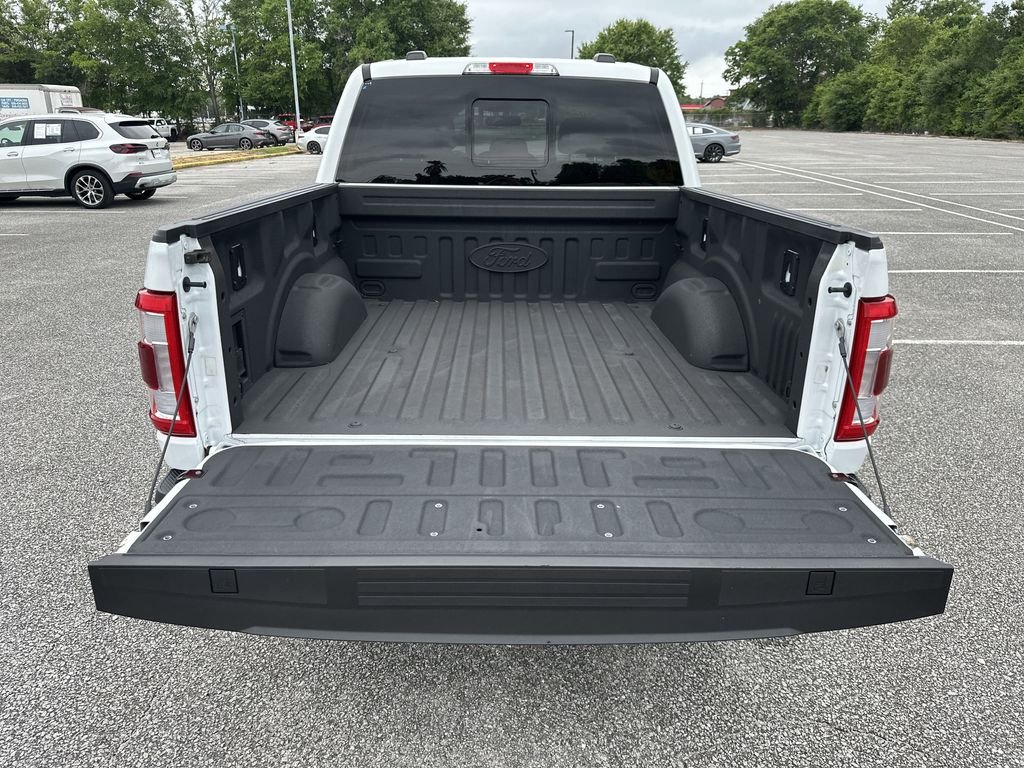 Used 2022 White Ford Lariat image 31