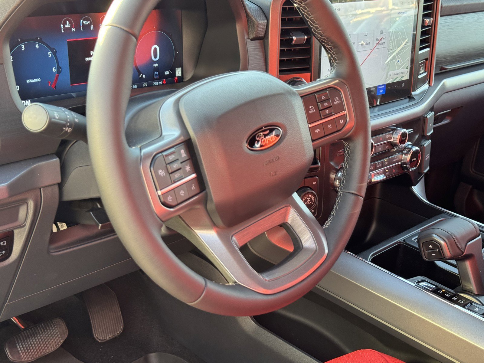 2025 Ford F-150 XLT - Photo 14