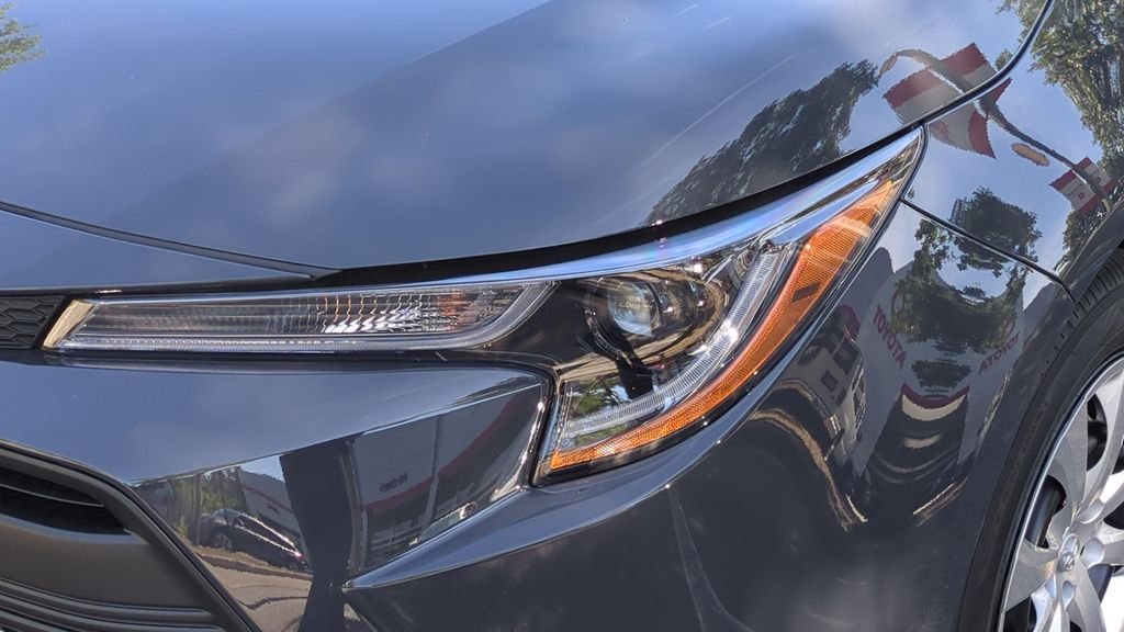 Used 2026  Toyota LE image 9