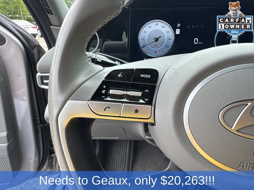 Used 2025 Silver Hyundai SEL Convenience image 42