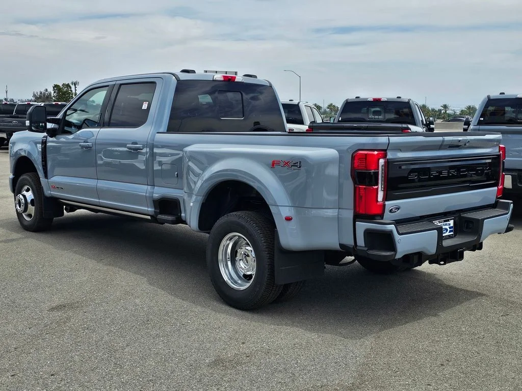 New 2026 Glacier Gray Metallic Tri-Coat Ford F-350® Platinum® image 4
