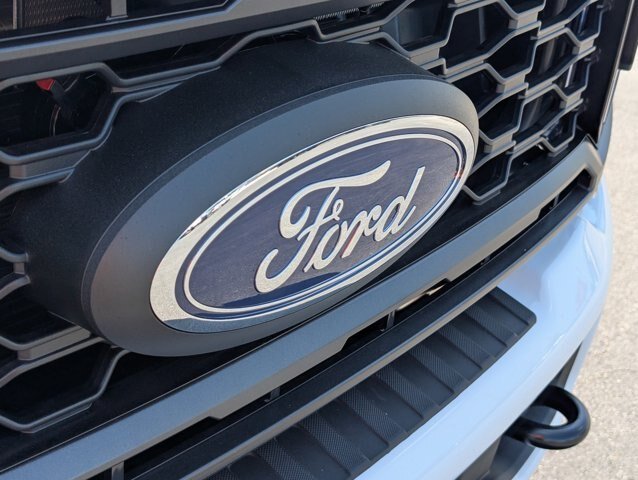 New 2026 Oxford White Ford F-250® XL image 5