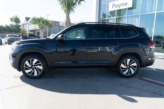 New 2026 Deep Black Pearl Volkswagen 2.0T SE w/Technology image 10