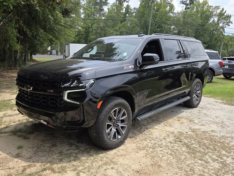 Used 2024 Black Chevrolet Z71 image 4