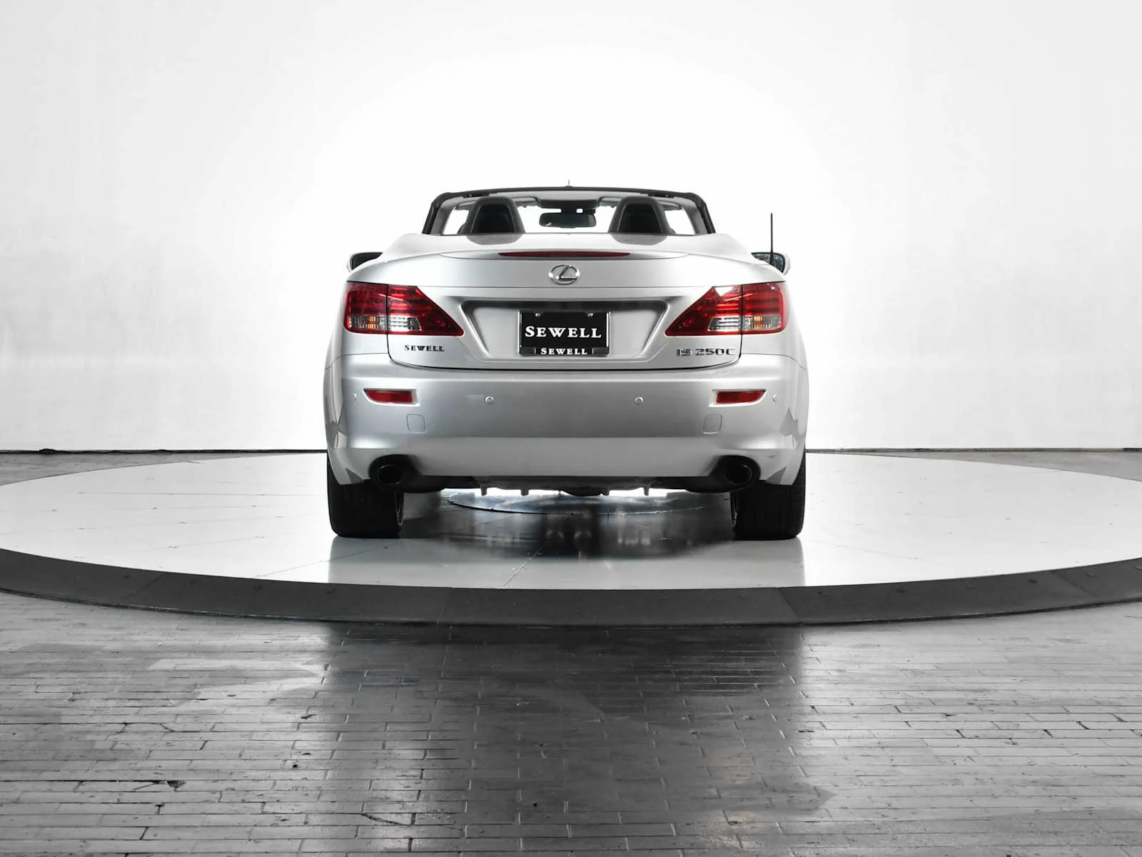 Used 2015 Silver Lining Metallic Lexus  image 7