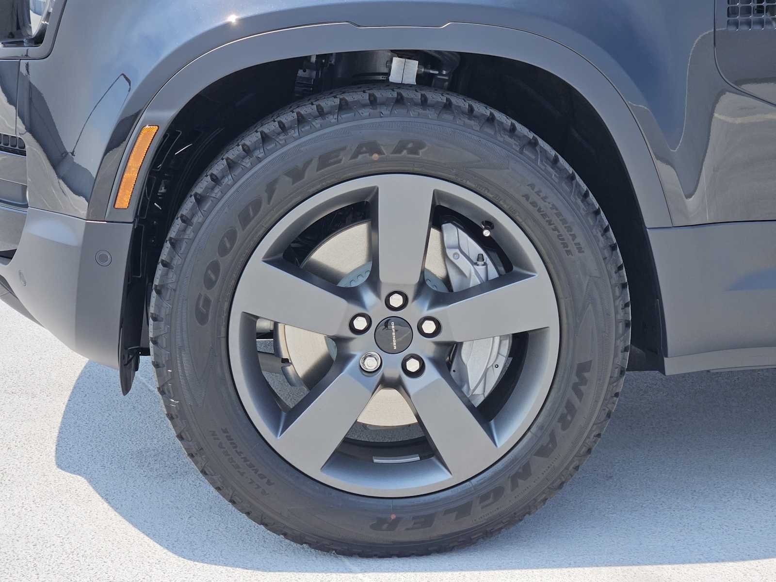 New 2026 Santorini Black LAND ROVER S image 10