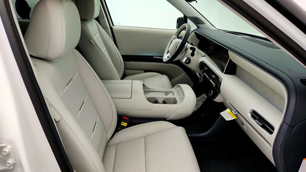 Used 2026 Creamy White Pearl Hyundai Calligraphy FWD image 26