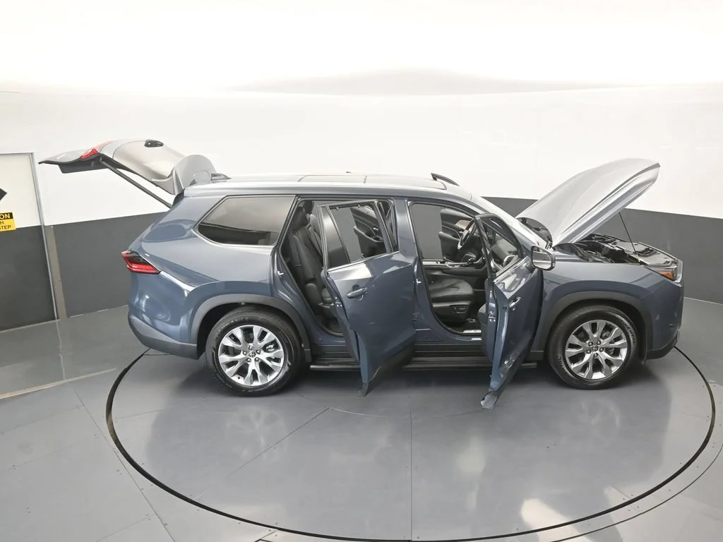 Used 2025 Cloud Toyota Limited image 77
